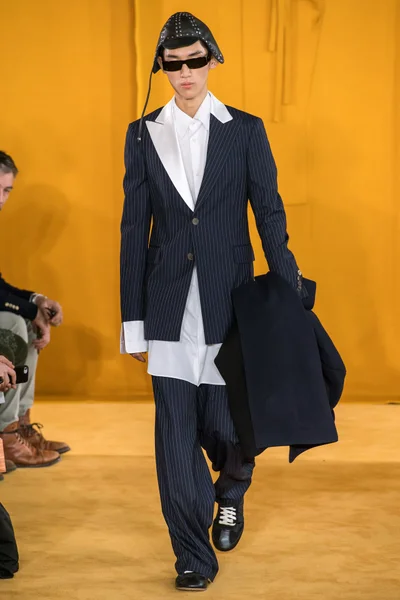 Look 39